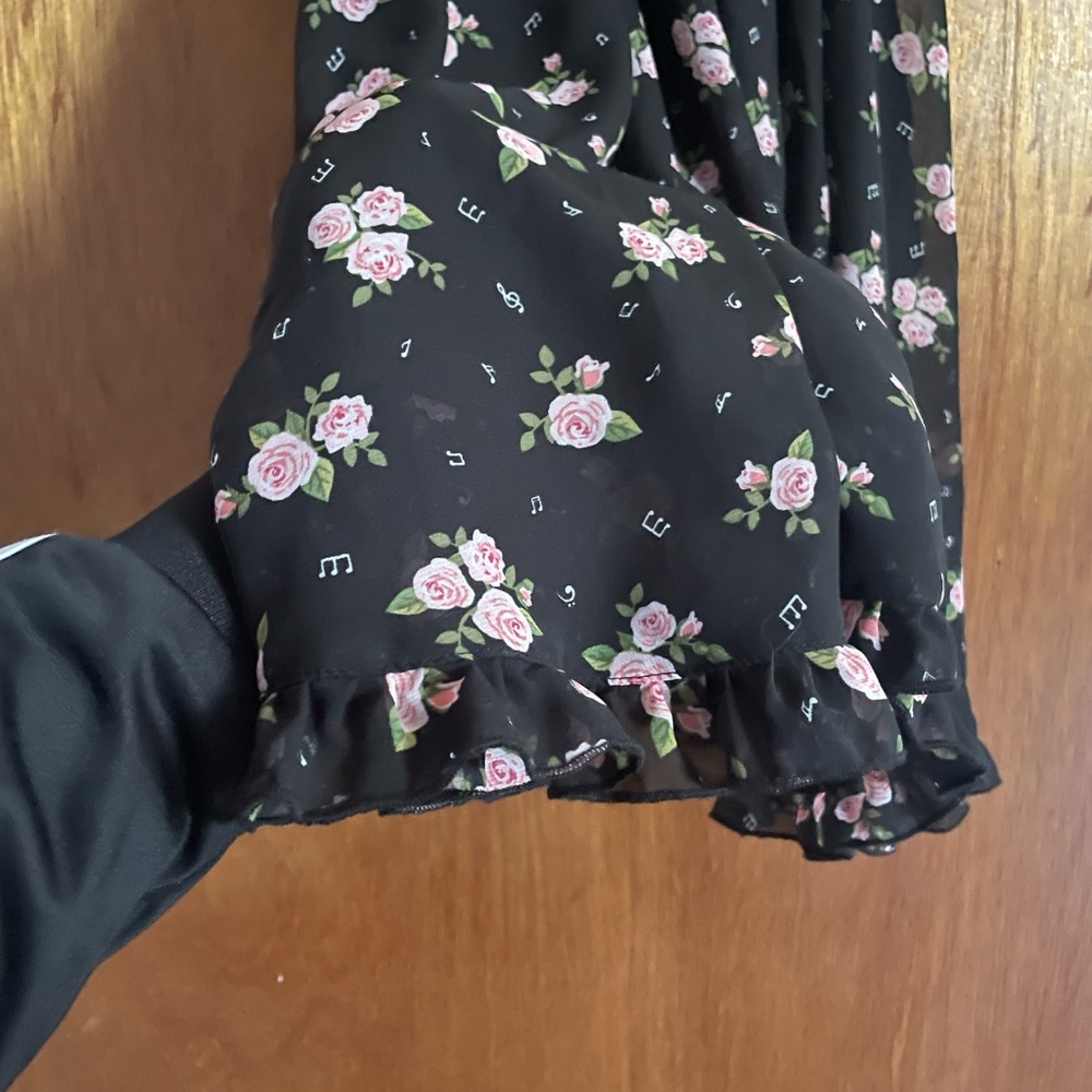 Hot Topic floral midi dress - Picture 5 of 9